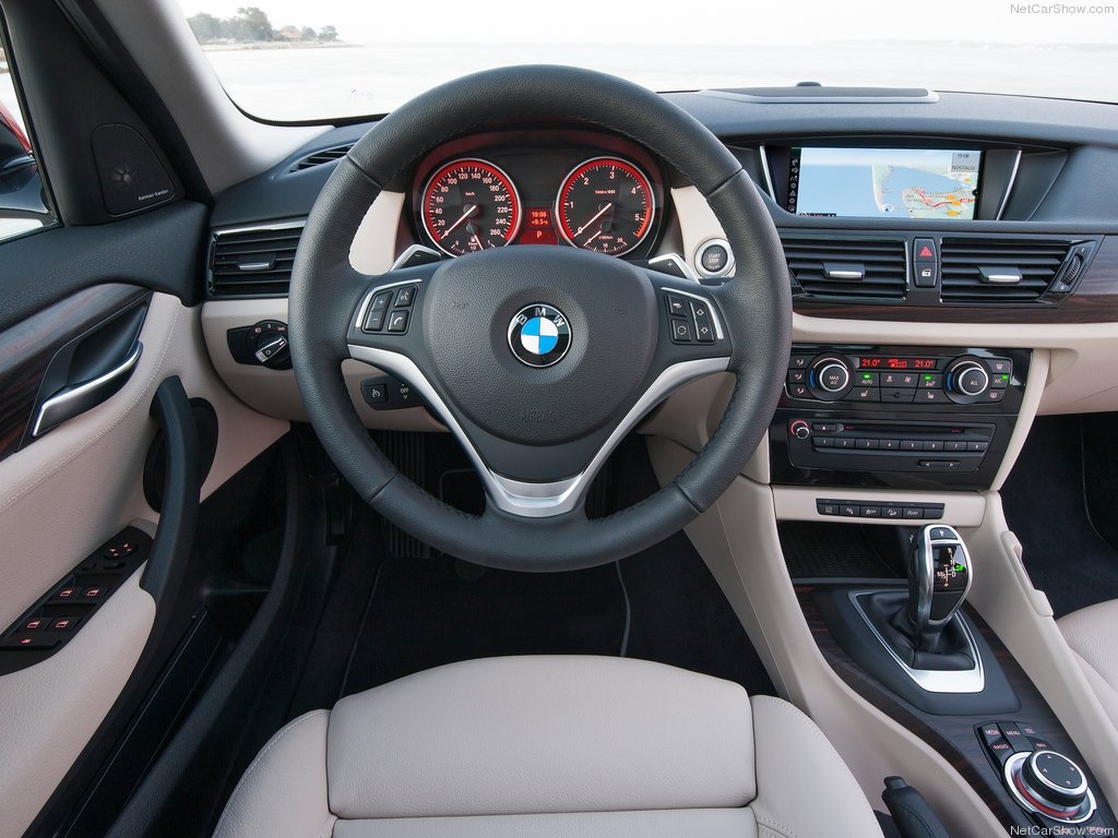 بررسی BMW X1